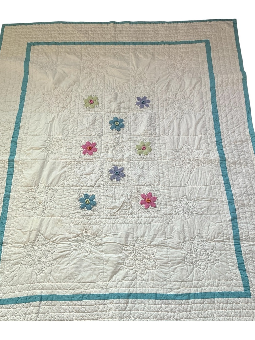 Quilted floral appliqué reversible with blue border bedspread 64 x 80